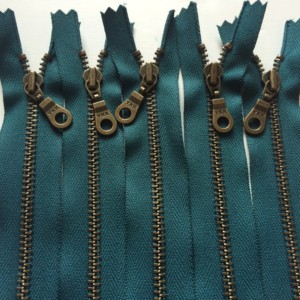 Zippers by the Yard Wild Plum — Fab Fabrics