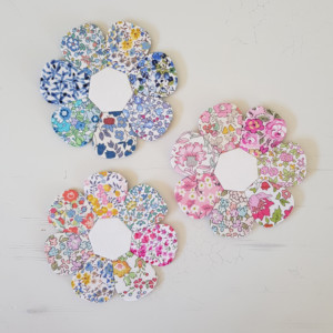 Field Of Blooms Pattern & QAYG Template & Mini Blossoms EPP Papers & Templates - Image 5