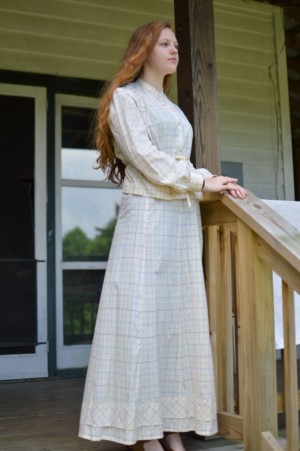Schoolmistress' Shirtwaist and Skirt - Image 7